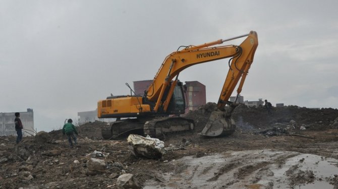 Terörün yıktığı evlerin yenisilerinin yapımına başlandı