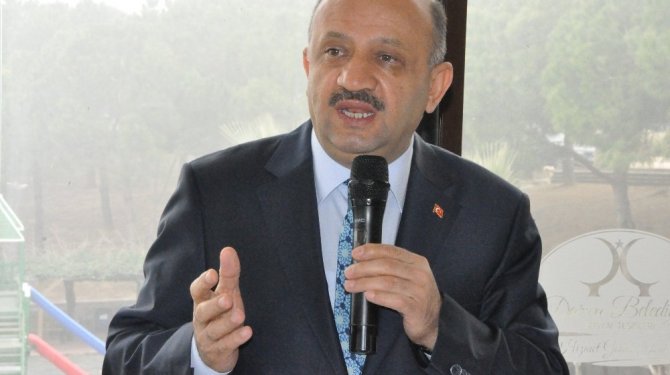 Milli Savunma Bakanı kanaat önderleri ile bir araya geldi