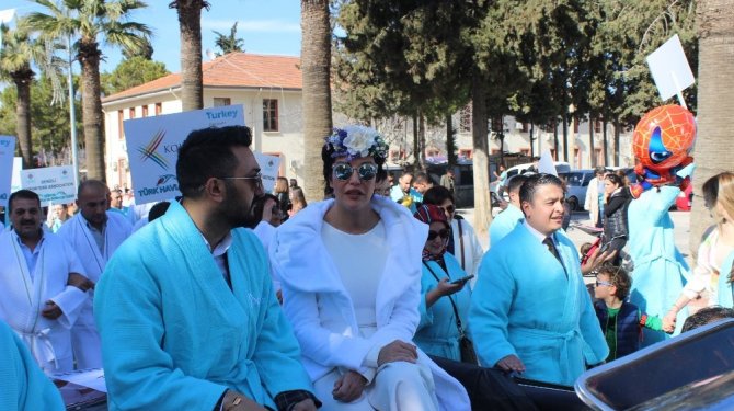 Bornoz giyip sokağa döküldüler