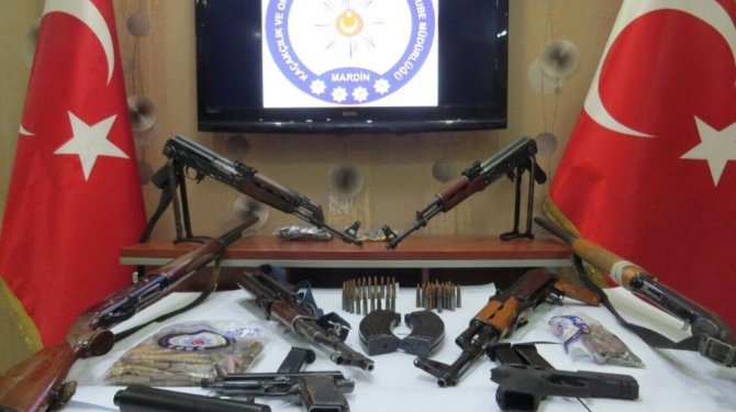 Silah kaçakçılarına darbe vuruldu
