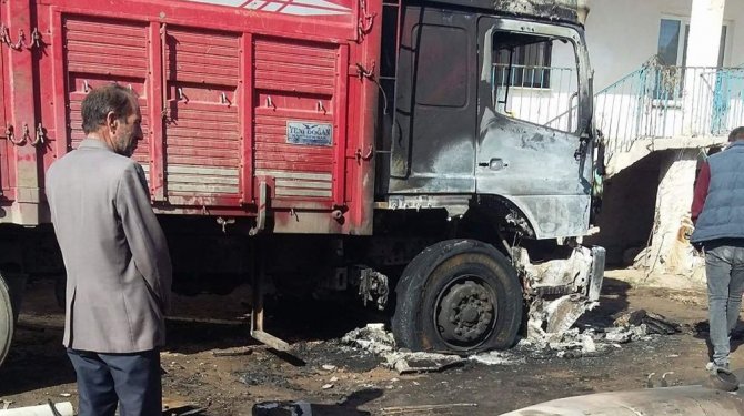 Kaynak yapılan tır bomba gibi patladı: 1 ölü