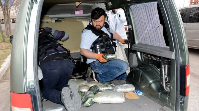 30 kilo esrarla kaçmaya çalıştı