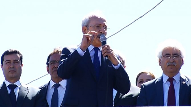 Kemal Kılıçdaroğlu “Bu parti değil demokrasi meselesidir”