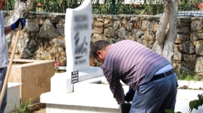 Mezarı açılan ünlü isimle ilgili şok sözler: ''Ben onun günahıydım''