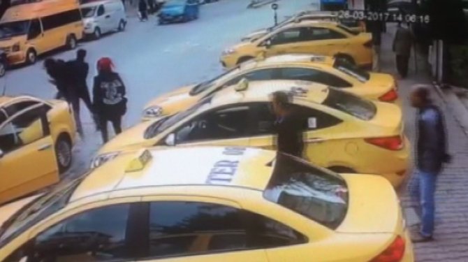 Taksici dayağı güvenlik kamerasında