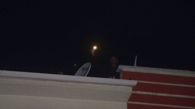 Polis tacizciyi çatıda yakaladı