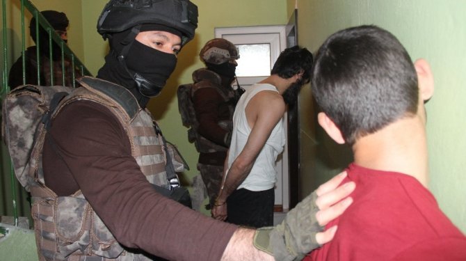 500 polisle dev terör operasyonu yapıldı