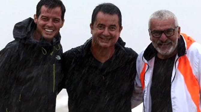 Bakmayın gülümsediğine! Hava şartları Acun'u isyan ettirdi