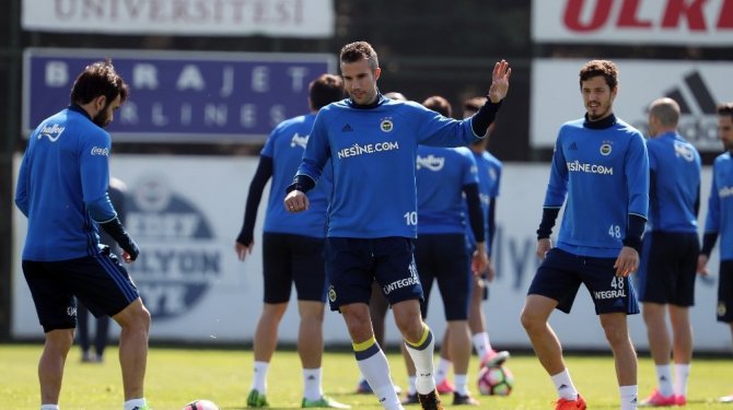 Fenerbahçe’de hazırlıklar sürüyor