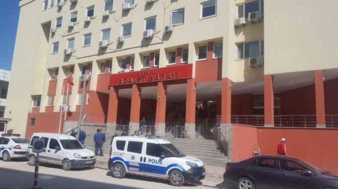 Adliyede avukatların para ve cüzdanları çalındı