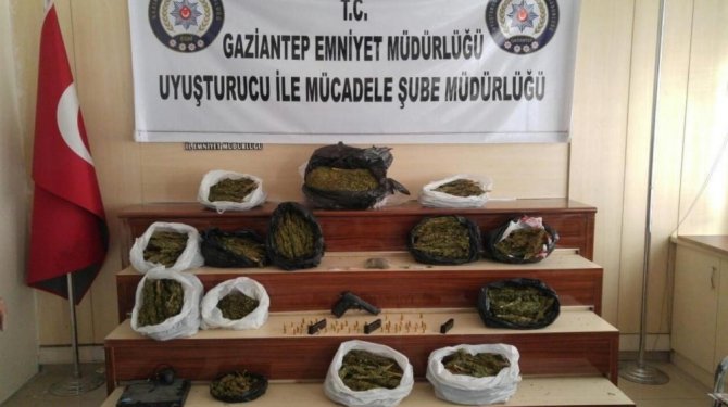 Zehir tacirlerine şafak baskını: 414 gözaltı