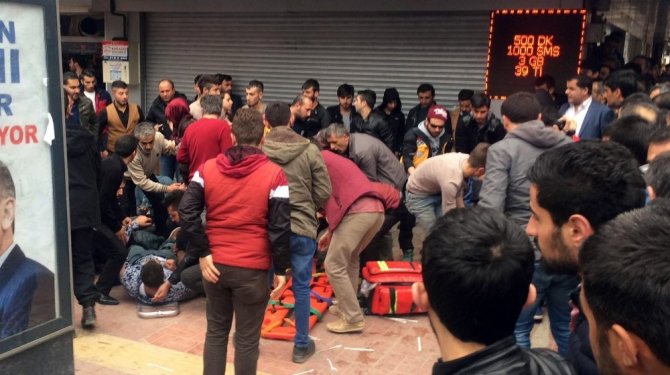 Silahlı ve bıçaklı kavgada: 4 yaralı