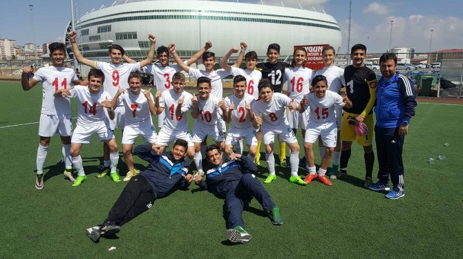 1920 Maraşspor Sivas’ta Şampiyon Oldu