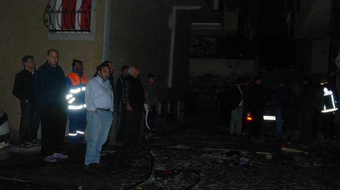 İki otomobil alev alev yandı