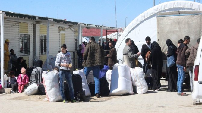 Suriyelilerin dönüşü sürüyor