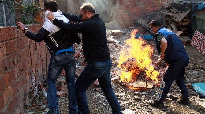 2 bin polisle dev uyuşturucu operasyonu