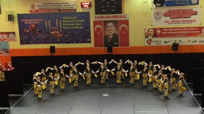 Halk Oyunları'nda Seyhan Belediyesi bölge şampiyonu oldu