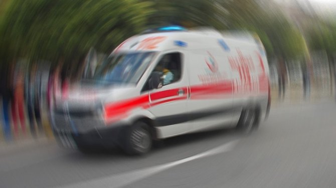 Araç evin bahçesine daldı: 1 ölü, 3 yaralı