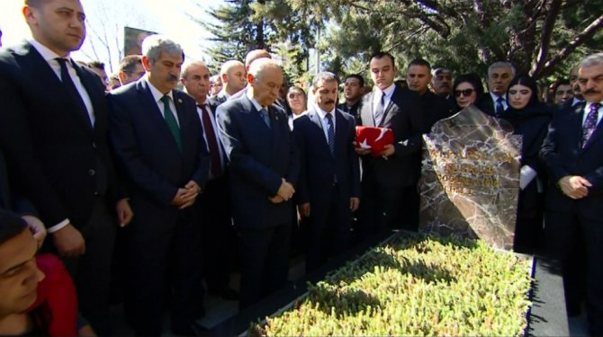 Alparslan Türkeş kabri başında anıldı