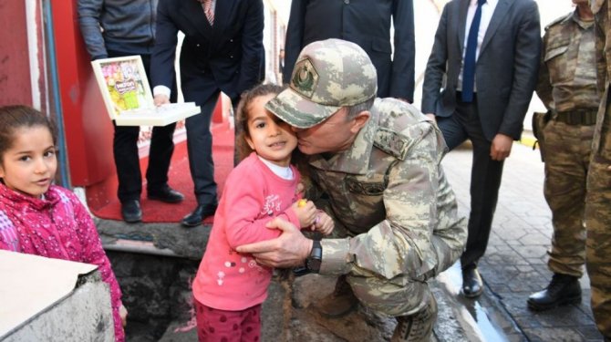 Orgeneral Akar’dan 3 ilde denetleme