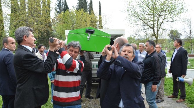 Kelime-i şehadet getirdi ve öldü