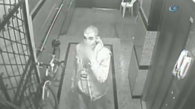 Demir kesme makası ile 4 bisiklet çaldı