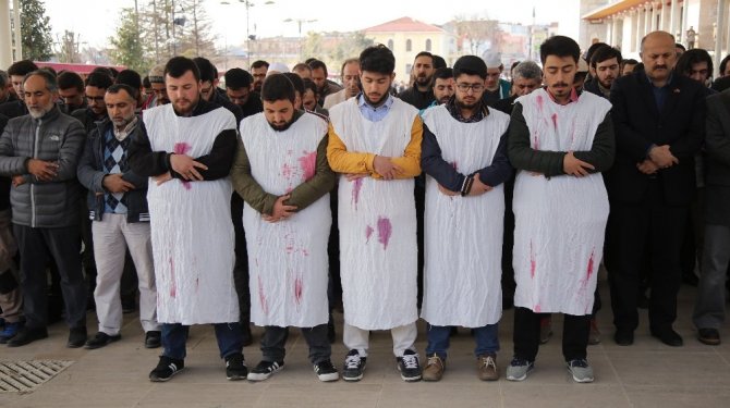 İstanbul’da katliamın kurbanları için gıyabi cenaze namazı kılındı
