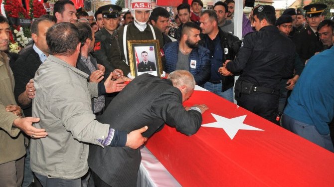 Gabar şehidini binler uğurladı