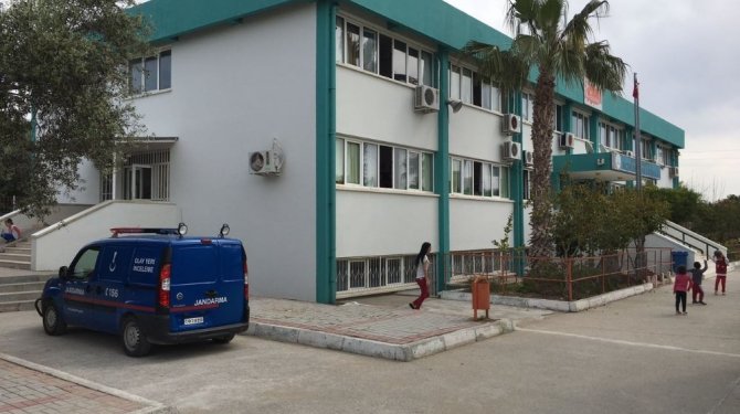 Okula giren hırsızlar silip süpürdü