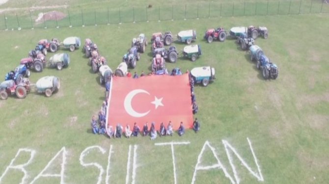 Çiftçiler Traktörlerle "evet" yazdılar