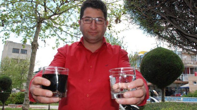 Bu adam 30 yıldır suyu diline vurmuyor!