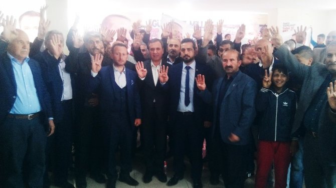 Partilerinden istifa edip AK Parti’ye katıldılar