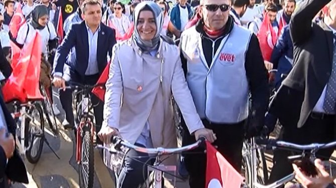 Bakan Kaya gençlerle pedal çevirdi