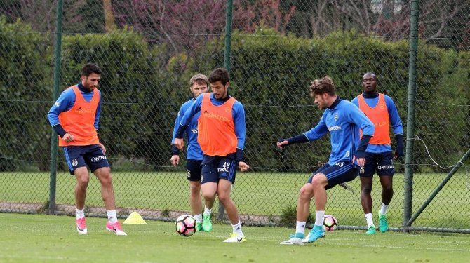 Fenerbahçe’de derbi hazırlıkları başladı