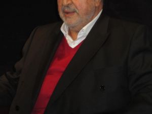 Bursada Ameliyat Olan Metin Akpınar Ölü Taklidi Yaparak Hastaneden Kaçtı