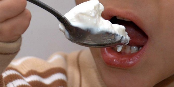 GENÇLERİN SÜT ÜRÜNLERİNİ KESMESİ KEMİK SAĞLIĞI İÇİN ''SAATLİ BOMBA'' DEMEK