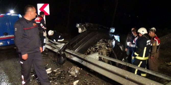 İKİSİ DE HURDAYA DÖNDÜ: 1 ÖLÜ, 2 YARALI