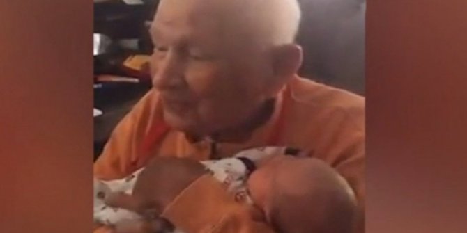 TORUNUNU KUCAĞINA ALAN DEDE MEST OLDU