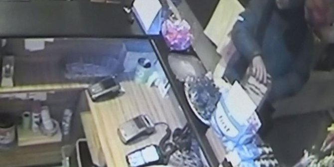 2 DAKİKA İÇİNDE BAHŞİŞ KUTUSUNU ÇALDI