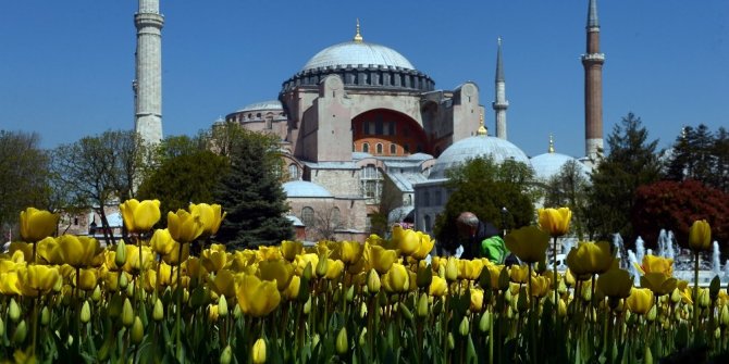 İSTANBUL’DA LALE ZAMANI