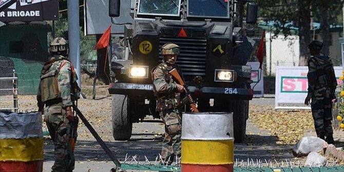 KEŞMİRLİLER CANLI KALKAN OLARAK KULLANILIYOR