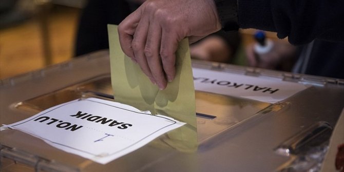 TÜRKİYE 7. KEZ HALK OYLAMASI İÇİN SANDIK BAŞINA GİDİYOR
