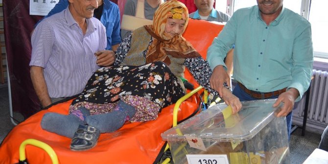 114 KERE MAŞALLAH! 114 YAŞINDA OYUNU KULLANDI