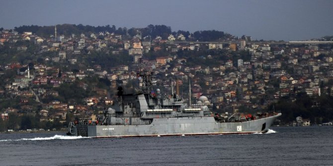 RUS SAVAŞ GEMİSİ BOĞAZ’DAN GEÇTİ