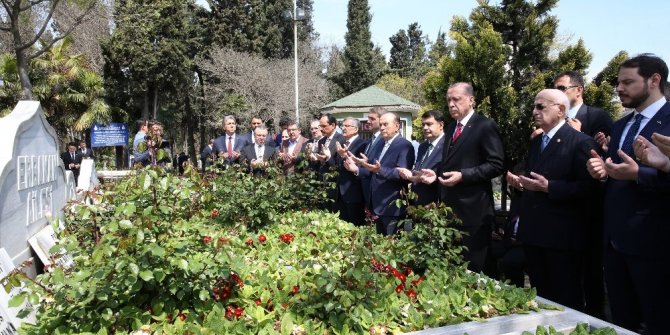 ÖZAL, MENDERES VE ERBAKAN’IN KABİRLERİNİ ZİYARET ETTİ