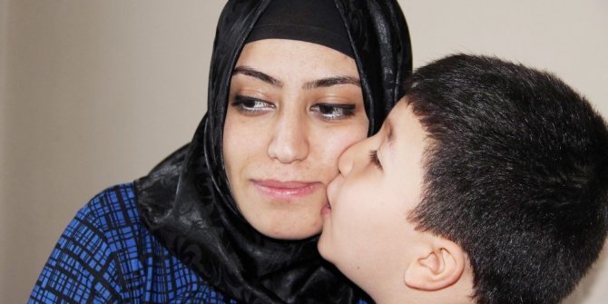 15 KEZ KALBİ DURAN GENÇ ANNE KALP NAKLİ BEKLİYOR