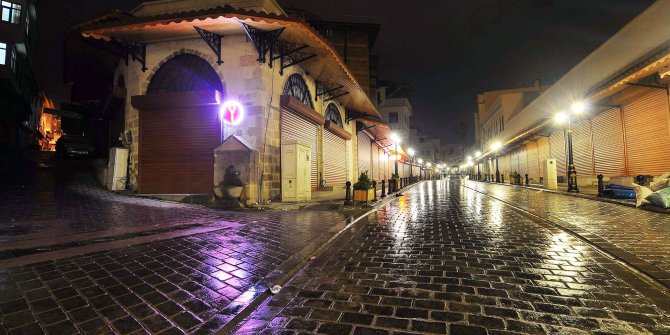 TARİHİ DEMİRCİLER ÇARŞISI YENİ HALİ İLE GÖZ KAMAŞTIRIYOR