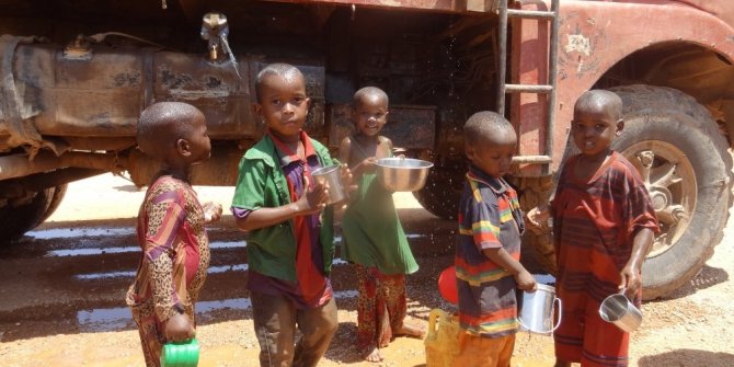 SOMALİ ACİL YARDIM BEKLİYOR