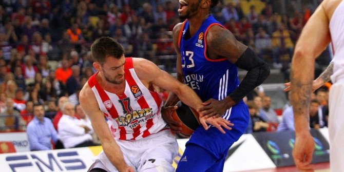 ANADOLU EFES, DEPLASMANDA 1-0 GERİYE DÜŞTÜ