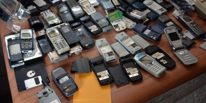 FETÖ’DEN ARANAN ESKİ İSTİHBARATÇININ EVİNDEN BÖCEK ÇIKTI